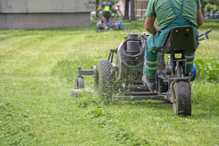 Precise Lines Are a Lawn Mowing Must